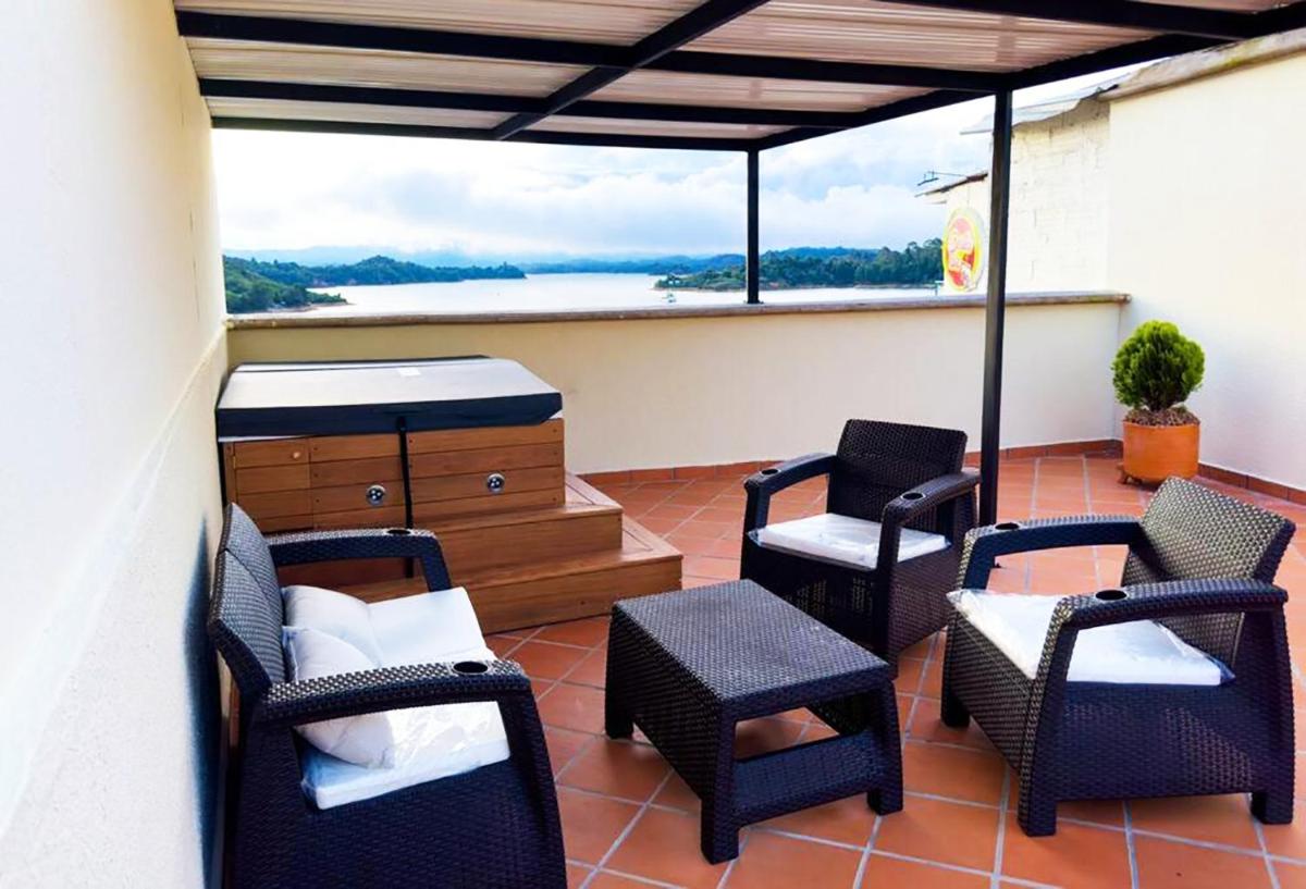 Apartamento 404 - Terraza con Jacuzzi - 3 Habitaciones - Rentas Cortas Gerencial