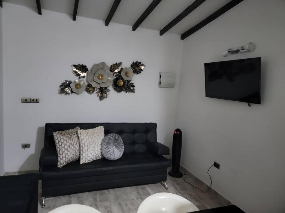 moderno y nuevo aparta estudio en Laureles