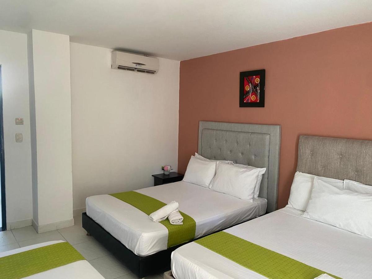 Hotel Olas Marinas Inn
