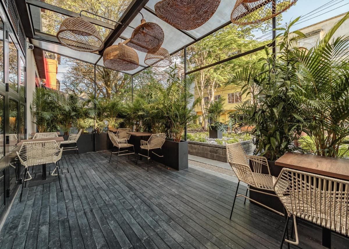 Hotel One Laureles