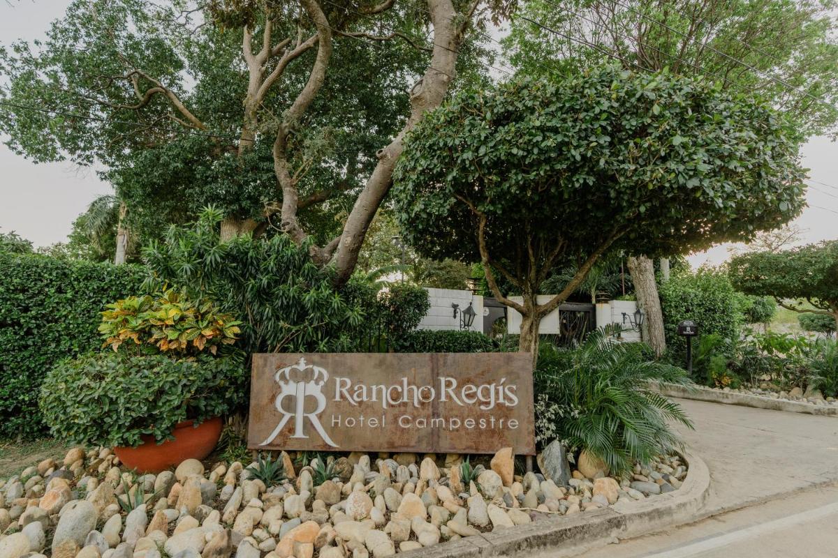 Hotel Rancho Regis