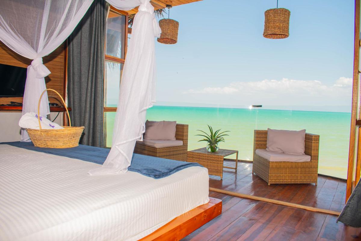 RCH LUXURY HOTEL & POOL