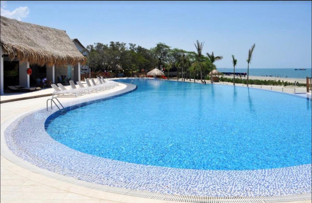 Apartamento con vista al mar en exclusivo club de playa Pozos Colorados- Santa Marta
