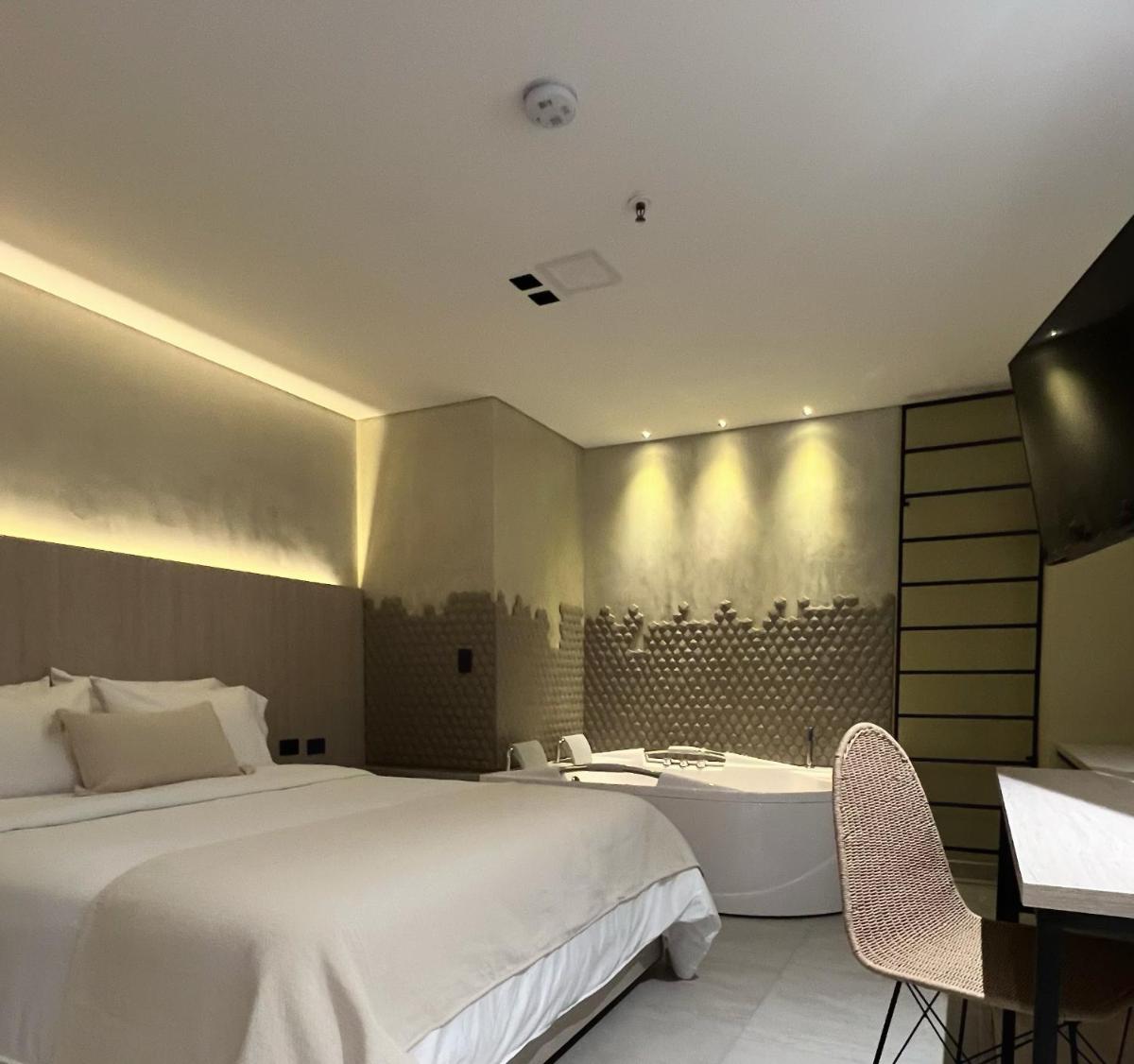 Sonata 44 Hotel Laureles