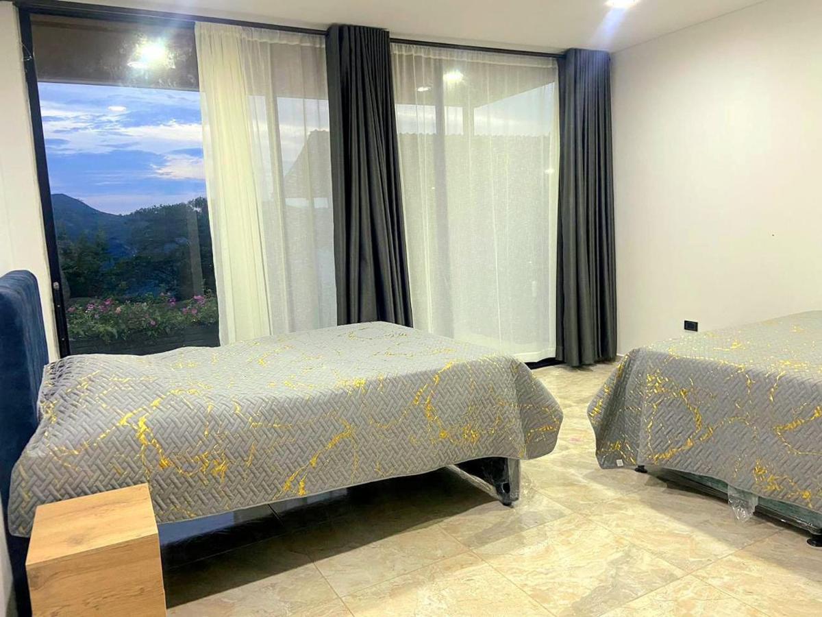TERRA LOMA House Hotel