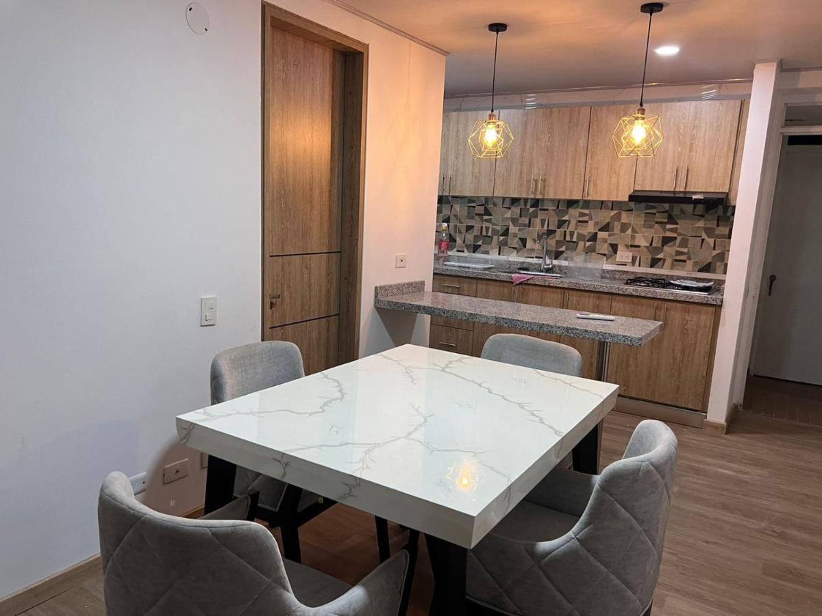 senderos de Guayacán torre 2 apto 708