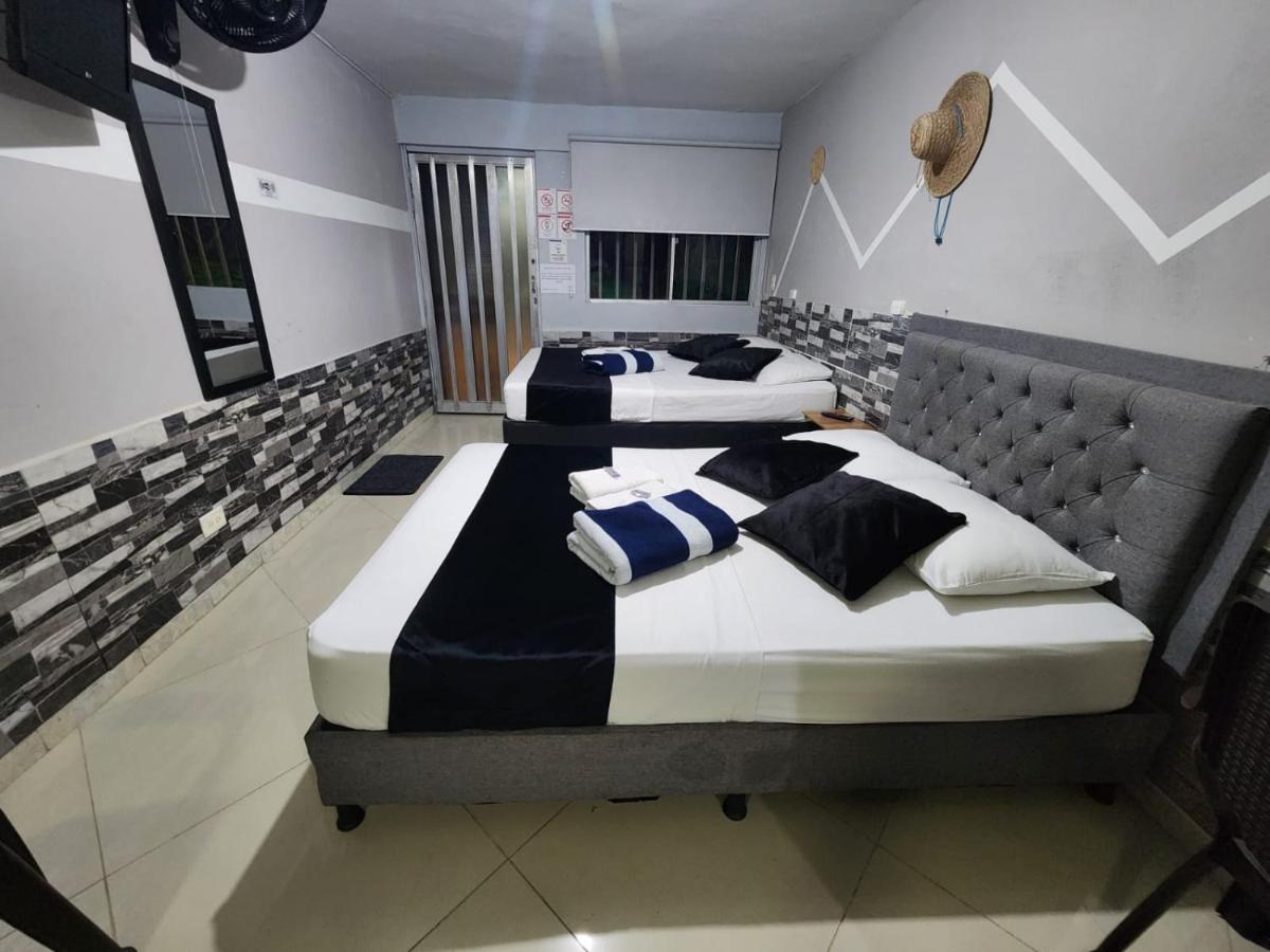 Apartahotel Calasanz Home
