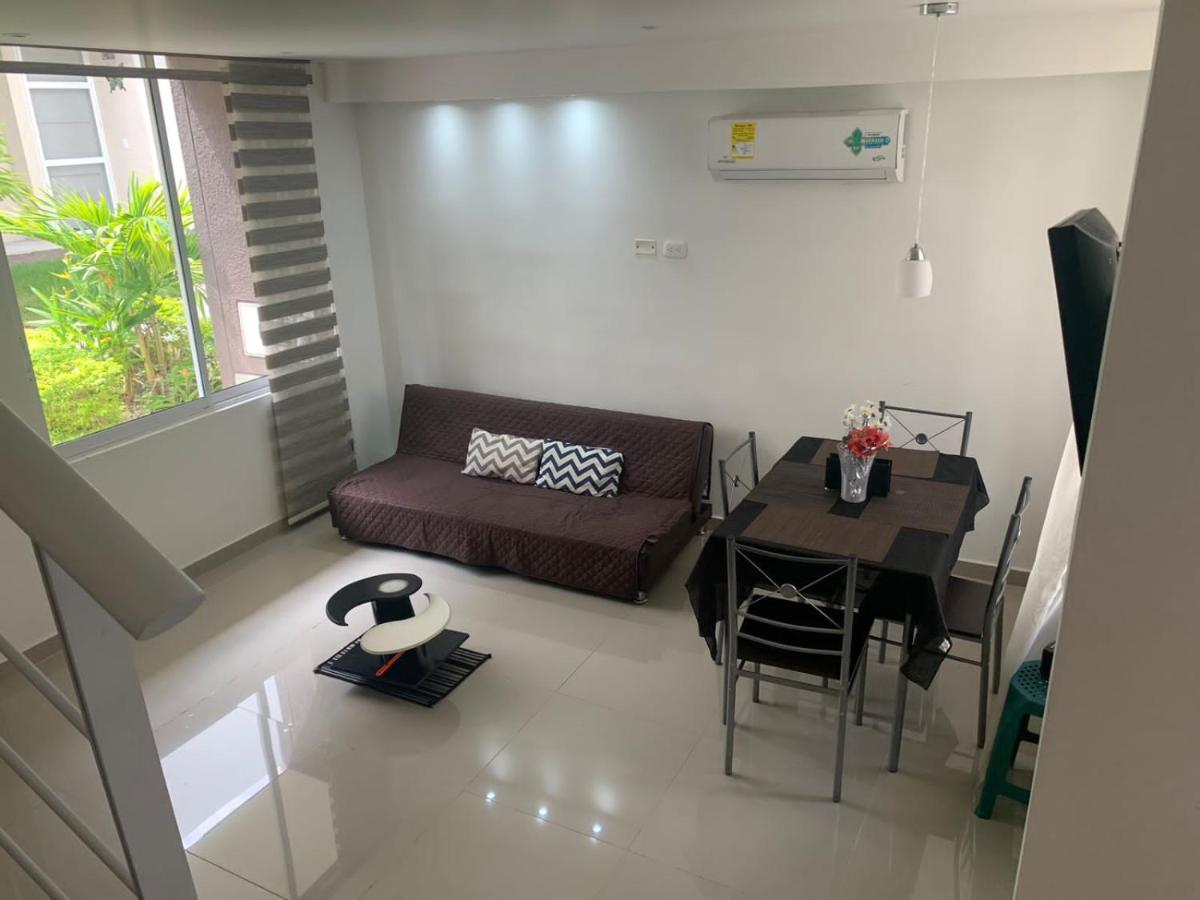 Girardot - Via Ricaurte Casa de dos pisos - Colombia