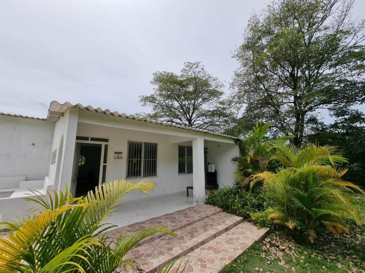 VILLETA, CASA CAMPESTRE CERCA DE PAYANDE